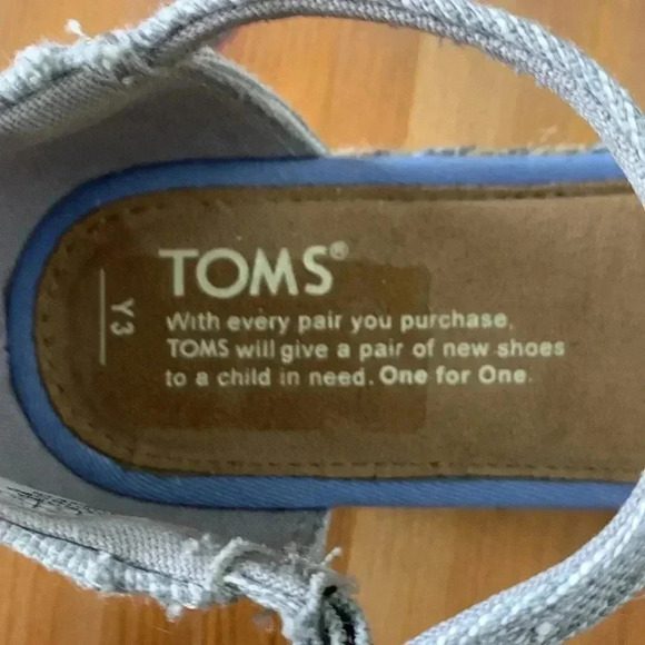 Toms Girls Espadrilles EUC  Size 3 Pale Blue - Picture 4 of 6